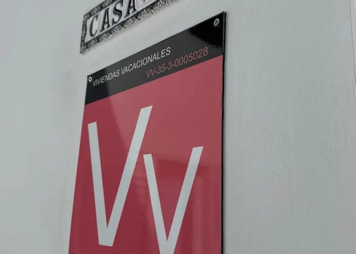 Casa Rene - Sunny Near And Center