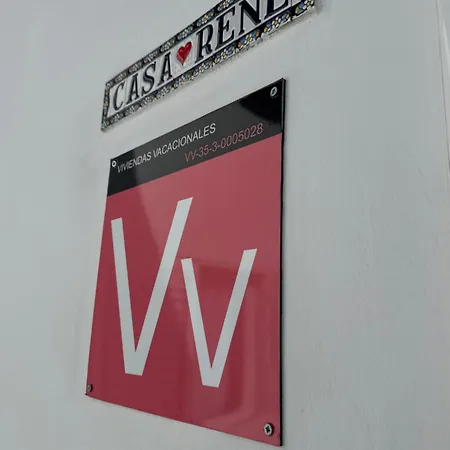 Casa Rene - Sunny Near And Center