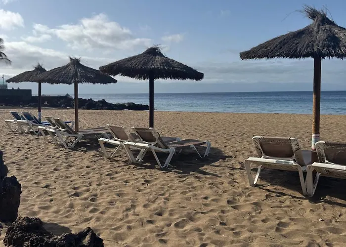 Casa Rene - Sunny Near And Center