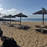 Casa Rene - Sunny Near And Center